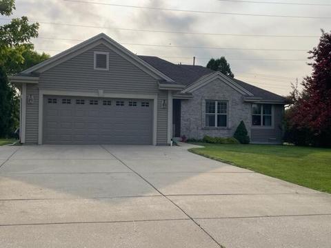 7561 S Pacific, Franklin, WI 53132