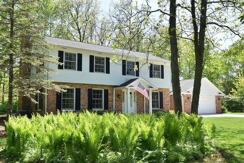 1515 Dorothy, Mequon, WI 53092
