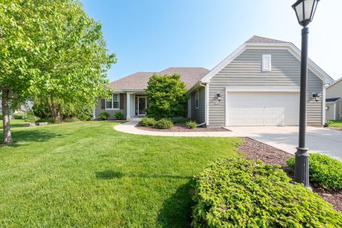 1166 Goldfinch, Oconomowoc, WI 53066