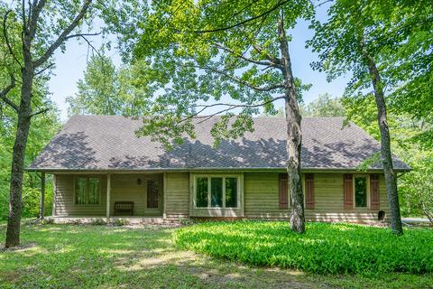 w230s4311 Milky Way, Waukesha, WI 53189