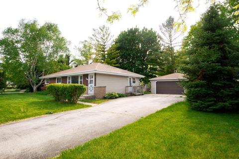 7849 N Link, Milwaukee, WI 53223