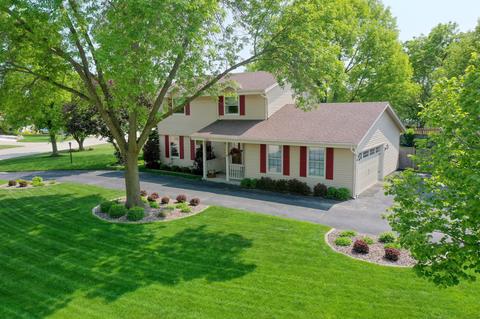 2815 W Hilltop, Franklin, WI 53132