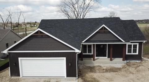 w195n17227 English Oaks, Jackson, WI 53037