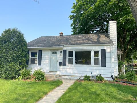 2540 S 88th, West Allis, WI 53227