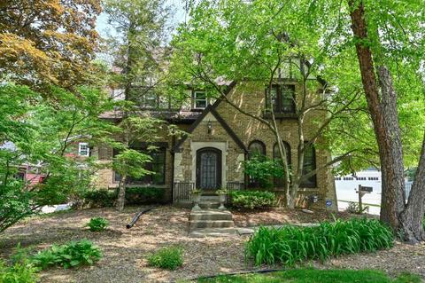550 N 68th, Wauwatosa, WI 53213