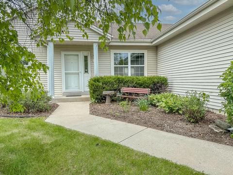 937 Chesterwood, Pewaukee, WI 53072