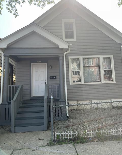 1006 S 21st, Milwaukee, WI 53204