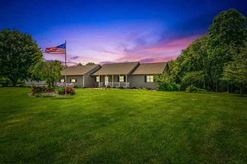 n1481 Meadow Ridge Road, Greenfield, WI 54601