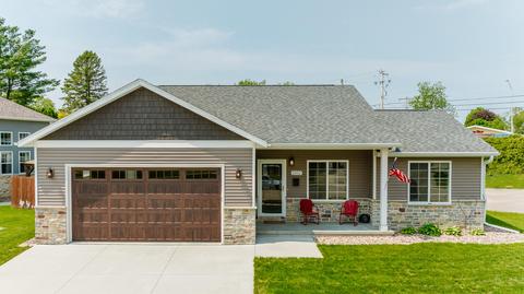 1002 Grove, Beaver Dam, WI 53916