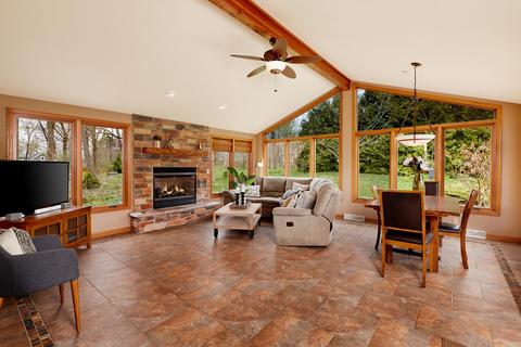 1035 Grandview, Elm Grove, WI 53122