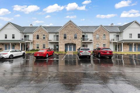 2732 Northview #90, Waukesha, WI 53188