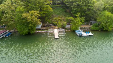 w299s10735 Pickering, Mukwonago, WI 53149