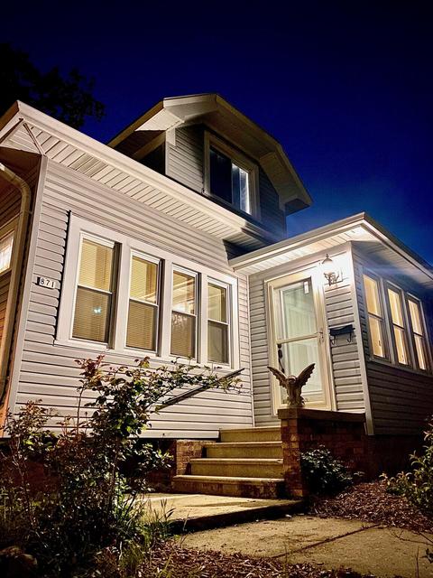 871 S 75th, West Allis, WI 53214