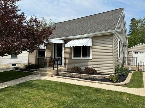 633 S Indiana, West Bend, WI 53095