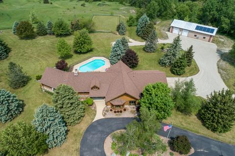 n2719 Hardscrabble Road, Sullivan, WI 53156