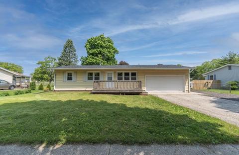 411 W Washington, Delavan, WI 53115