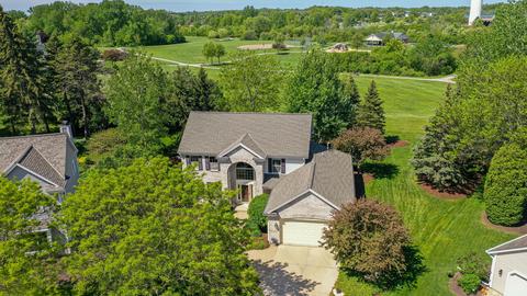 7929 S Legend Crk, Franklin, WI 53132