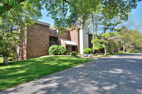 2300 W Good Hope #140, Glendale, WI 53209