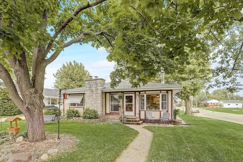 901 Highland, Watertown, WI 53098