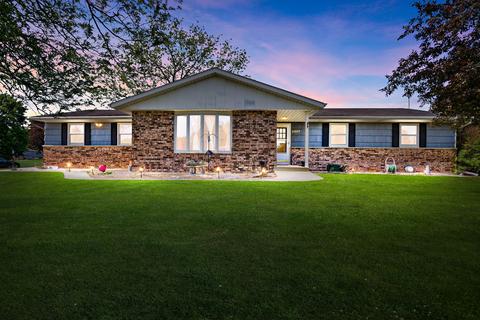 6967 Lark, Hartford, WI 53027