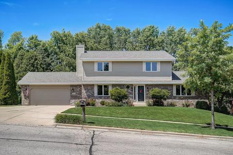 800 Schloemer, West Bend, WI 53095