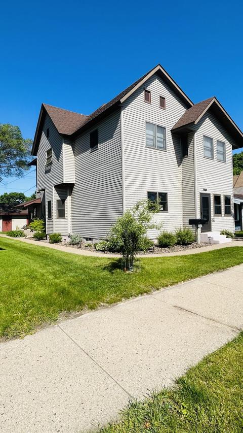 1427 Avon #1429, La Crosse, WI 54603