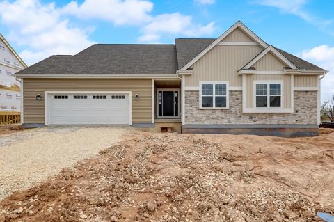 1916 N Crk, Grafton, WI 53024