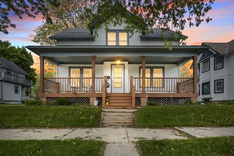 242 S 7th, West Bend, WI 53095