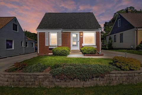2010 S 98th, West Allis, WI 53227