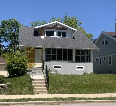 3026 S Superior, Milwaukee, WI 53207