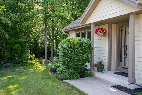 n161w18866 Heather Lynn Cir, Jackson, WI 53037