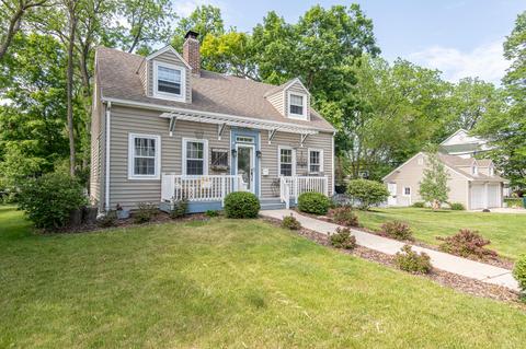 10910 W Denis, Hales Corners, WI 53130