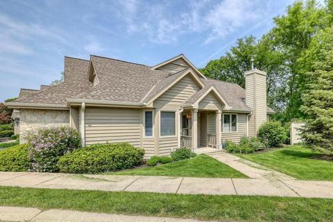 n22w24040 Cloister #3A, Pewaukee, WI 53072