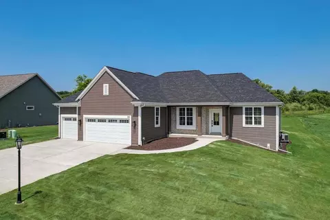 3808 Retzer, Waukesha, WI 53188