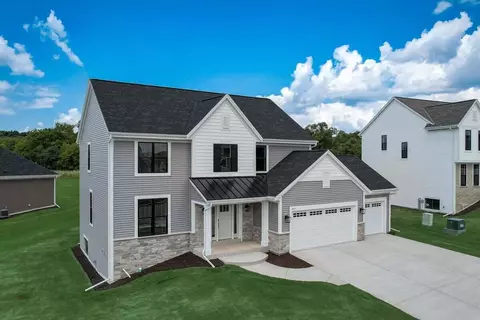 3741 Howell Oaks, Waukesha, WI 53188