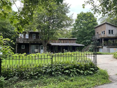 8992 Hillcrest, Farmington, WI 53021