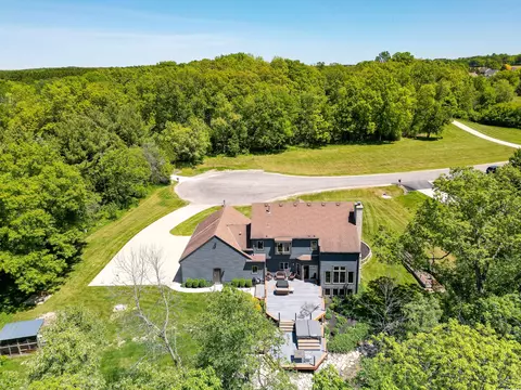 w303n8753 Woodland, Merton, WI 53029