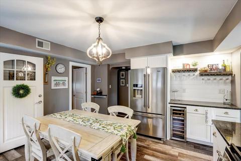 2842 Nagawicka, Delafield, WI 53018