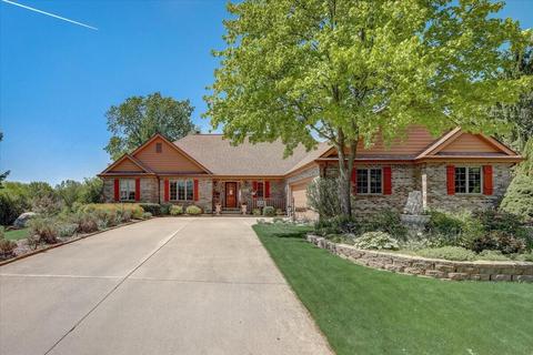 883 Oak Rdg, Hartford, WI 53027