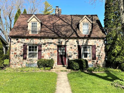 222 S Eva, Port Washington, WI 53074