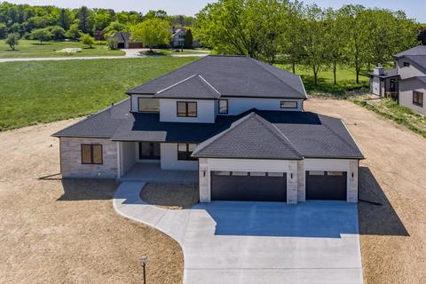 13680 W Upland Rdg, New Berlin, WI 53151