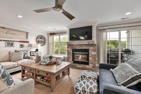 2127 Landings, Delavan, WI 53115