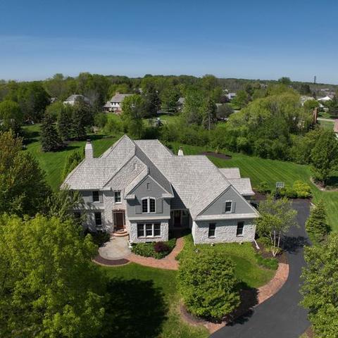 10431 N Wood Crst, Mequon, WI 53092