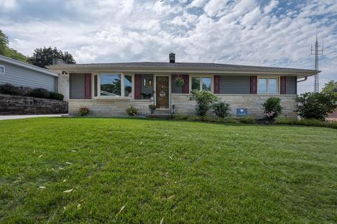 1109 Millwood, Waukesha, WI 53188