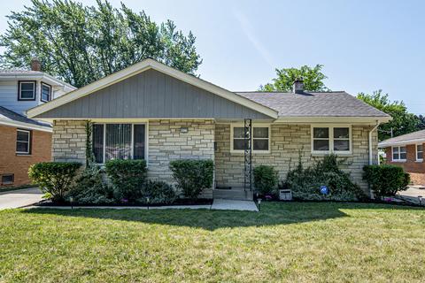 8833 W Palmetto, Milwaukee, WI 53225