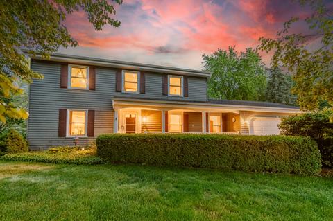 208 Karin, North Prairie, WI 53153