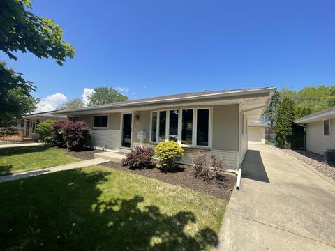 2714 Lincolnwood, Racine, WI 53403