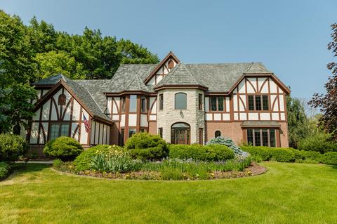 16900 Sanctuary, Brookfield, WI 53005
