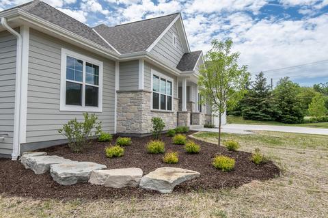 n21w25061 Still Riv, Pewaukee, WI 53072