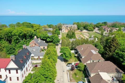 3133 E Hampshire, Milwaukee, WI 53211